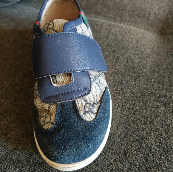 Shoes - Picture 2 of 6